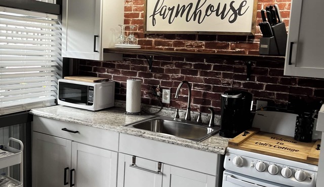 Pets Stay Free ,Studio Cottage near Nashville, TN