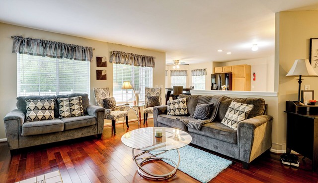 Pets Welcome: Convenient Family Home in Westland!