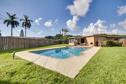 Pets Welcome Cozy Home with Pool in Margate!