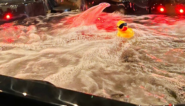 Pets Welcome! HOT TUB, Games, Backyard, Free Wine, WiFi, 4 TVs