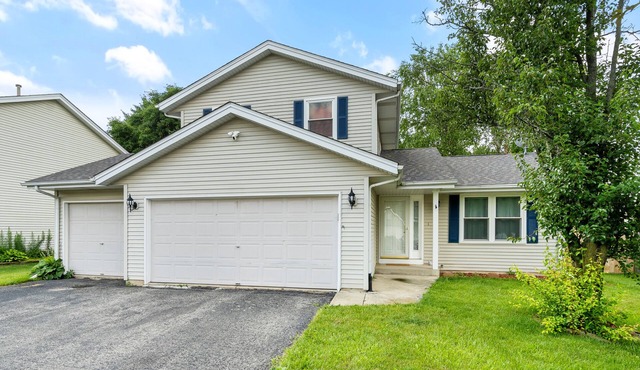 Pets welcome!King bed+Deck+Fenced back yard