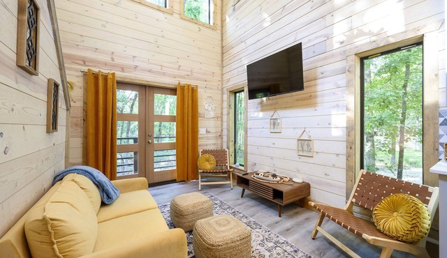 Pets Welcome! King BR+Loft w/Hot Tub/Lg Patio!