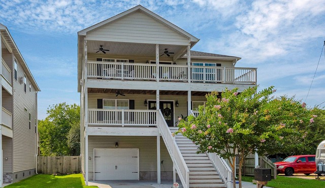 Pets Welcome! Large 4 Bed Beach View Privately Own/Operated