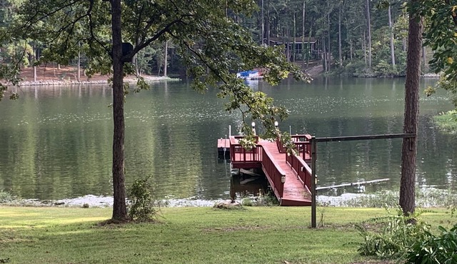 Pets Welcome/Private Cove on the Lake!