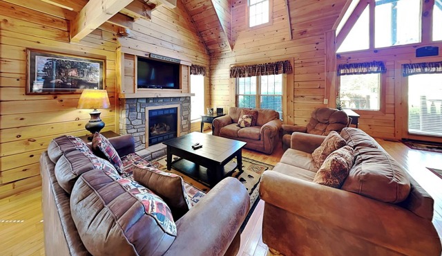 Peyton's Hideaway | Pet Friendly, Hot Tub!