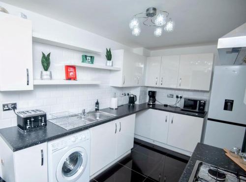 PG stays Spacious Entire 4 Bed house with Garden