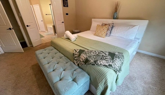 PGA HQ Area, Sleeps 10, King-Size Beds for Groups