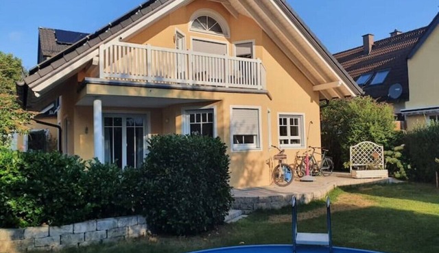 Phantastisches Haus mit Pool Direkt in München in München