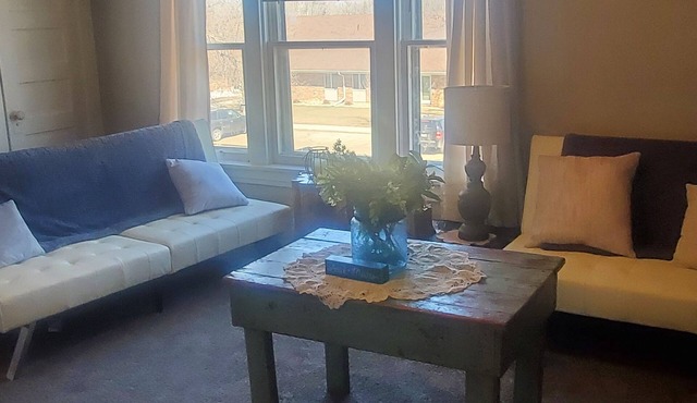 Pheasant Hunting Entire Apt 2 Bdrms- 1 Bonus room