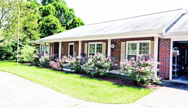 Phenix City Home w/Pool, Close to Fort Benning, great for the entire family!