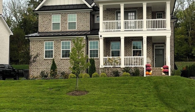 Phenomenal 5-bedroom house with AC in Hendersonville