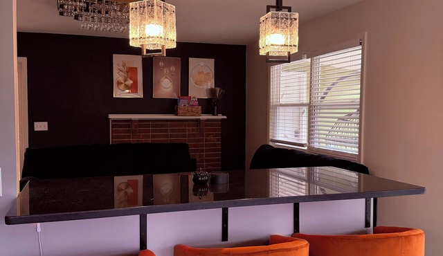 Phenomenal fun escape 5 bd, Full Game Room/Bar Sleeps 14+ Brand New Home