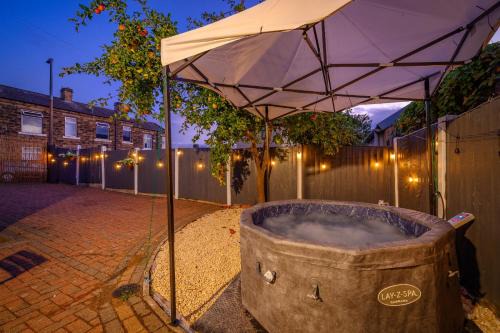 Phenomenal Stay - Private Parking & Hot tub