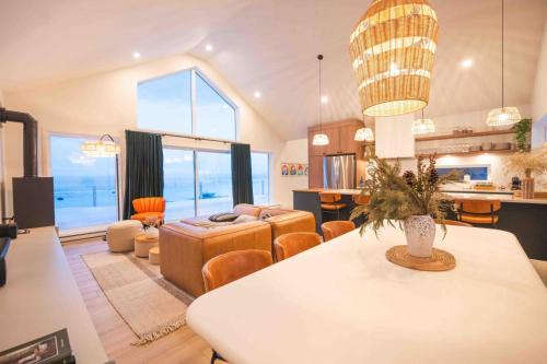 Phil Good 1219: Luxurious River View in Charlevoix
