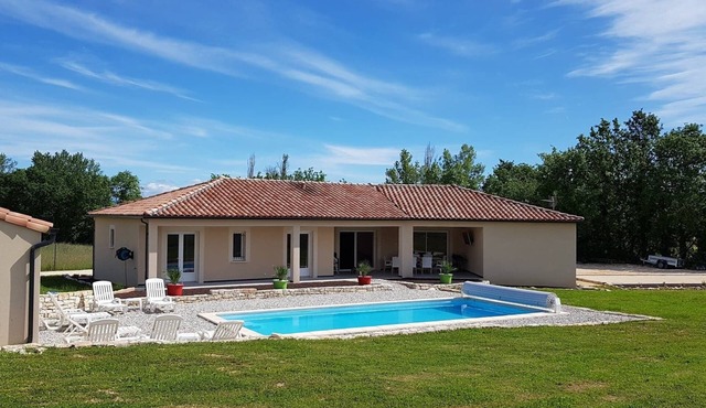 Philco villa heated salt pool, fenced plot, large terrace, air conditioning