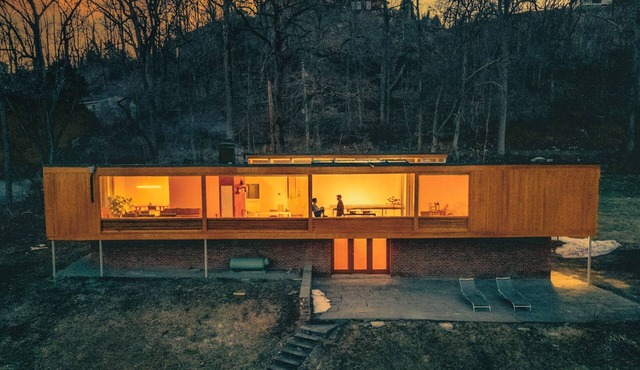 Philip Johnsons Wolfhouse - 1940s Landmark