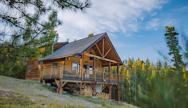Philipsburg Cabin on 14 acres. Spectacular views. Ski, Fish, Hike & Relax!