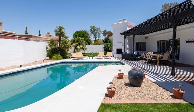 Phoenix 75 - Four Bedroom Villa, Sleeps 12