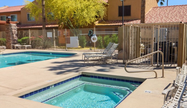 Phoenix Condo w/ Community Pool!
