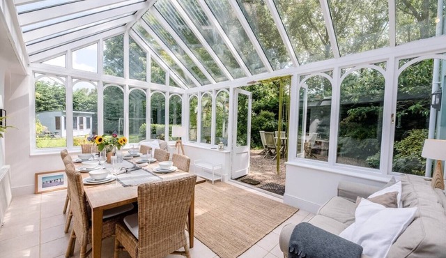 Phoenix Cottage, Brampton