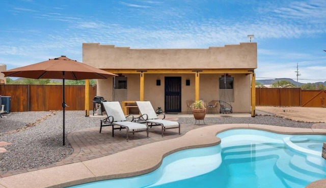 Phoenix Desert Casita 3 Beds, Pool, AC, and WIFI