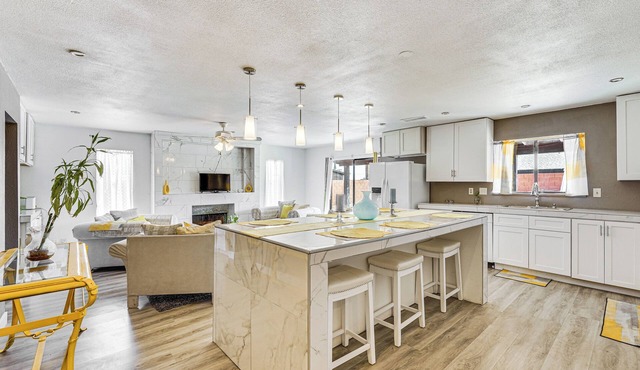 Phoenix Home w/Patio & Mtn Views!