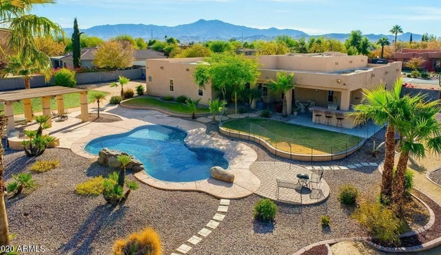 Phoenix Paradise Oasis, Golf, Hiking, westgate sports arena, biltmore&kierland