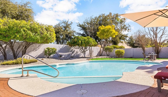 Phoenix Scottsdale Urban Oasis with Amazing Pool & HotTub Close to Everything!