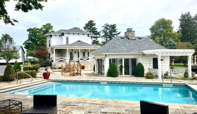 Phoenix Stables: Main House