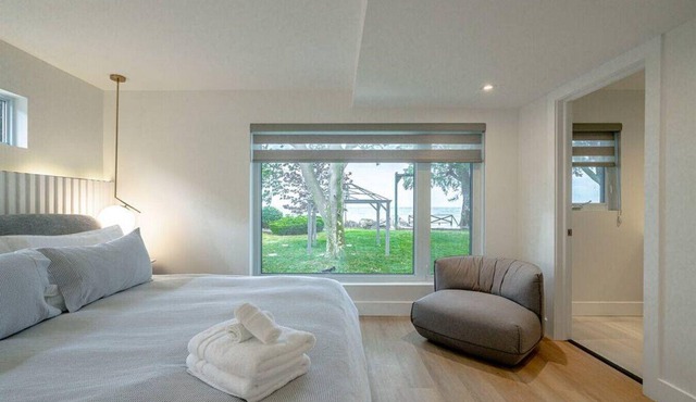 PhoNest Lake House is Simple Serenity