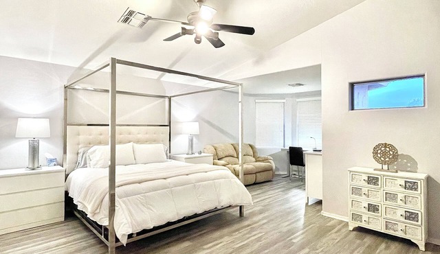 PHX House Legacy Golf Resort! Centrally located to popular metro destinations.