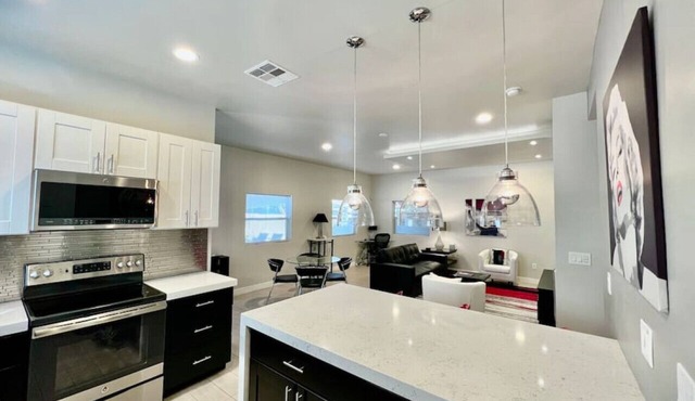 PHX Retreat | 2 Bedroom 2 Bath Home in Historic Neighborhood