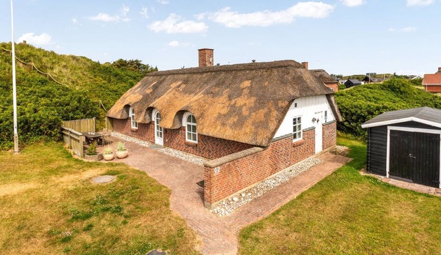 "Pia" - 400m from the sea by Interhome