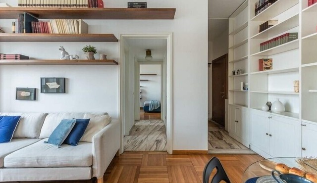 Piazzale Biancamano 2 - Cozy and bright apartment with a wiew