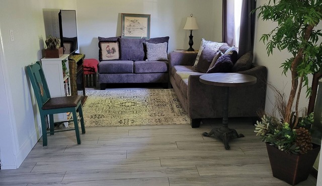Pickens Place Cheerful, Cozy Cottage