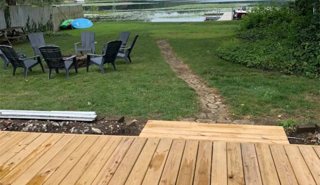 Pickeral Lake Cottage w/Fish & Ski boat 2 bedrooms 1 bath