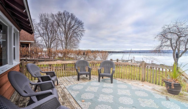 Pickerel Lake Retreat w/Fire Pit, 15 Mi to Ski!