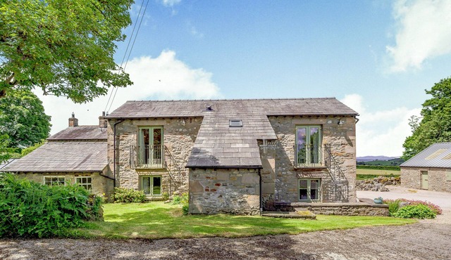 PICKLE BARN, family friendly, with a garden in Kirkby Lonsdale