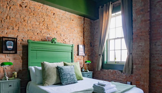 Pickle Factory Hotel—2BR Near Stadiums & Downtown