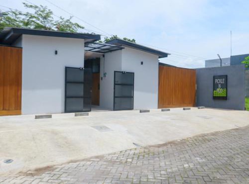 Pickle n Pod villa in Solo with pickle court near mall