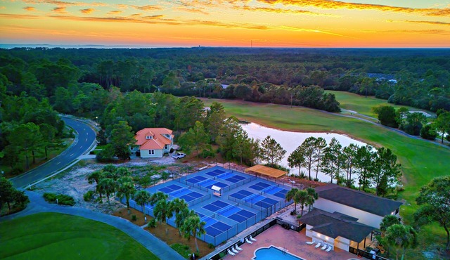 Pickleball and Pool Paradise 2b/2b
