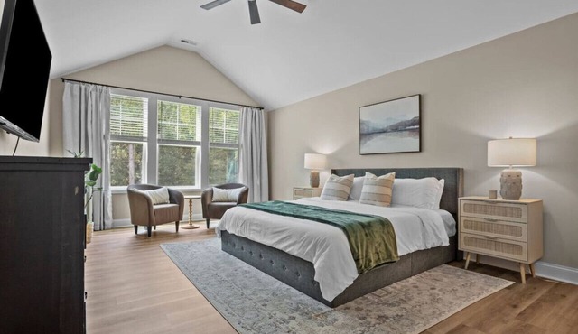 Pickleball, Arcade & Poker Retreat Near Pinehurst!