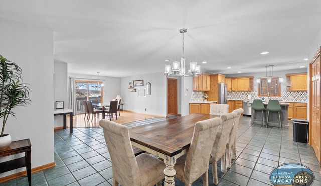 Pickleball Court | Lake Views | Pool Table | Sleeps 10