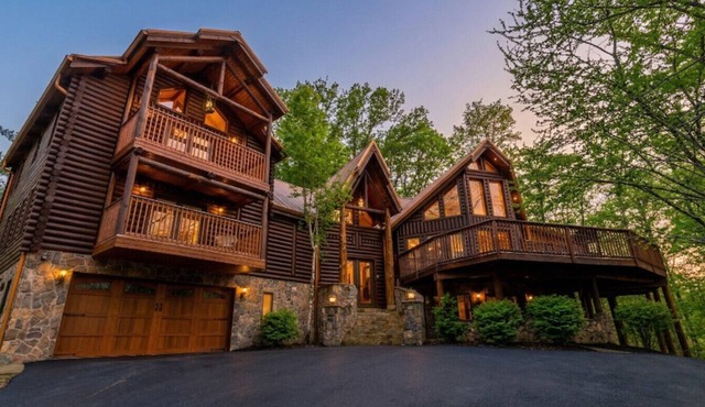 Pickleball Court | Theater | Hot Tub | Sleeps 14