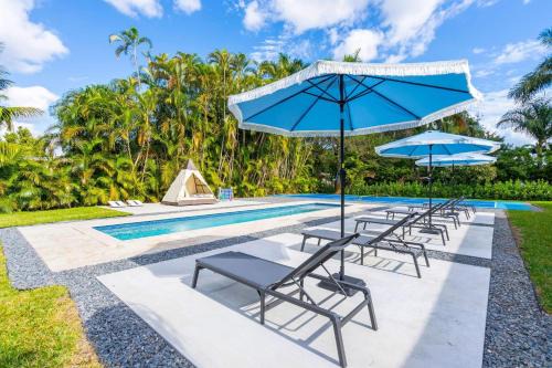 Pickleball fun Family home near Hard Rock Stadium