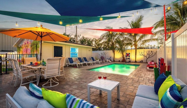 Pickleball, Game Room, Heated Pool, 4 Min to Beach