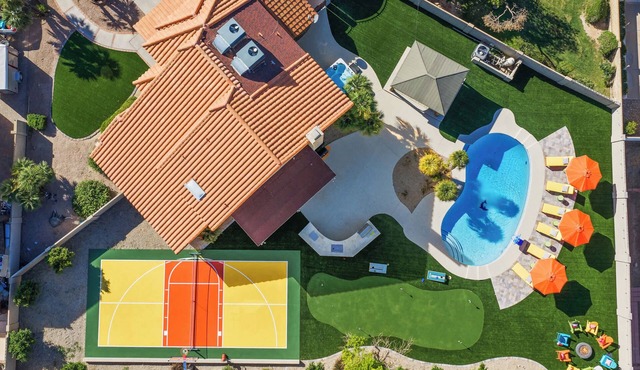 Pickleball + Heated Pool & Spa | Sleeps 16