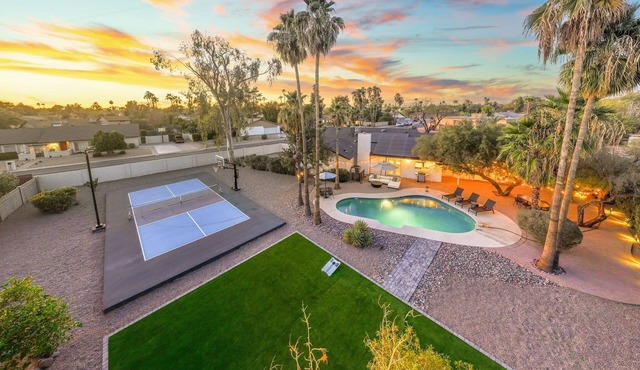 Pickleball Oasis | Heated Pool & Putting Green