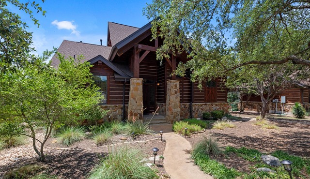 Pickleball & Resort Style Pool - Lake Travis Hill Country Luxury Cabin @ Hollows