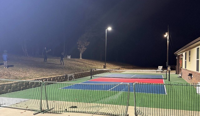 Pickleball Retreat in the Ozarks, minutes from Bentonville